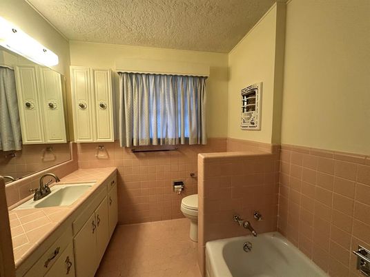 Bathroom, Interior, Tile Countertops