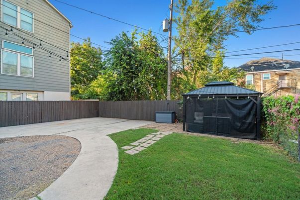 Backyard, Exterior