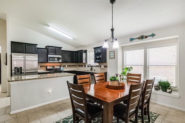Dining room, Interior, Kitchen, Pendant Lights, Stainless Steel Appliances