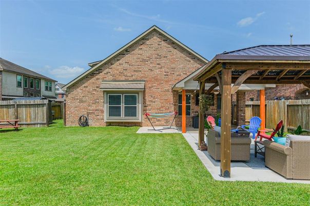 Backyard, Exterior, Hot Tub