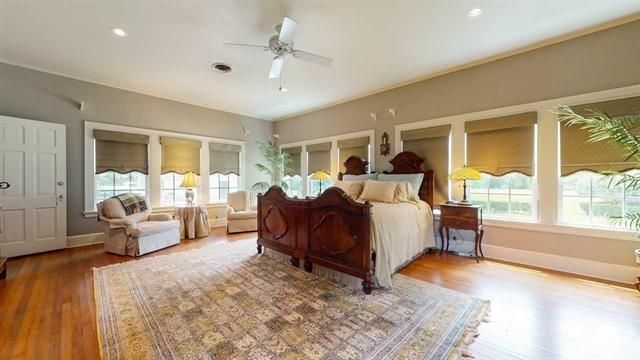 Bedroom, Interior, Living room, Recessed Lighting, Wood Texture Flooring
