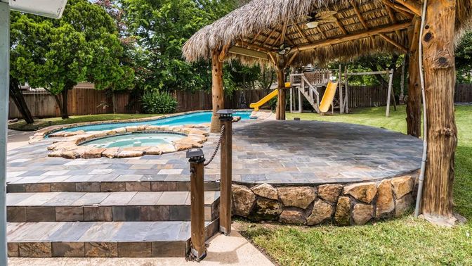 Exterior, Pool