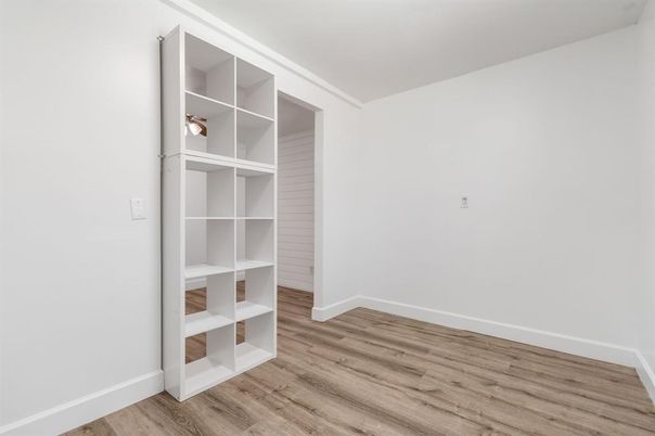 Empty room, Interior, Walk-in Closets, Wood Texture Flooring