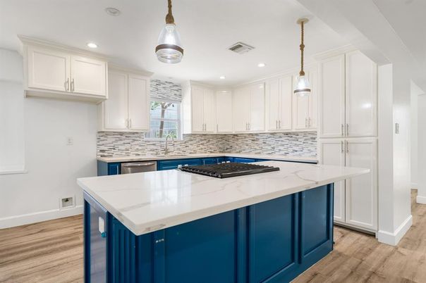Interior, Kitchen, Pendant Lights, Recessed Lighting, Wood Texture Flooring