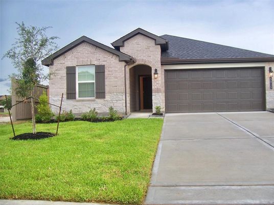 Attached, Exterior, Facade, Brick Traditional