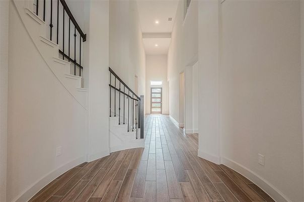 Interior, Recessed Lighting, Wood Texture Flooring