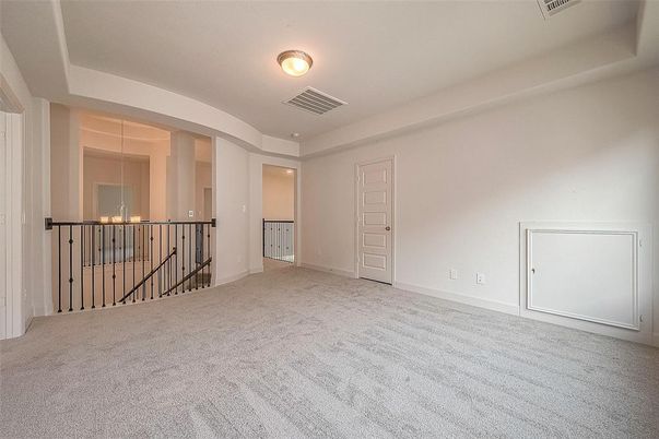 Empty room, Interior