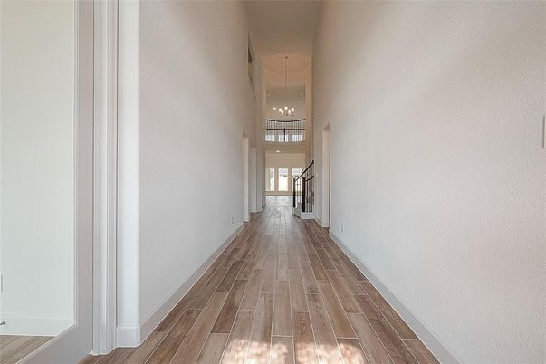Interior, Pendant Lights, Wood Texture Flooring