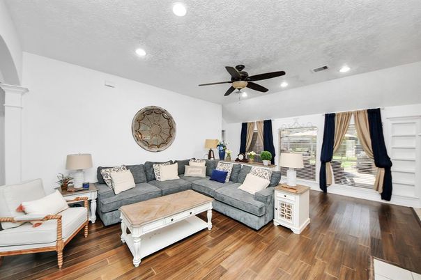 Interior, Living room, Recessed Lighting, Wood Texture Flooring