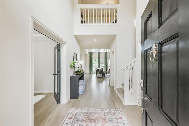 Interior, Recessed Lighting, Wood Texture Flooring