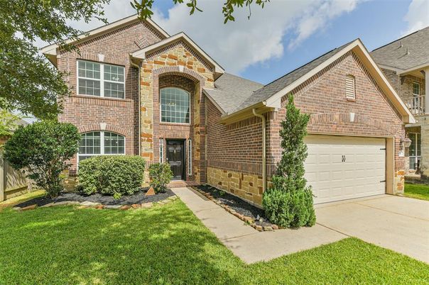 Attached, Exterior, Facade, Brick Facade, Brick Traditional
