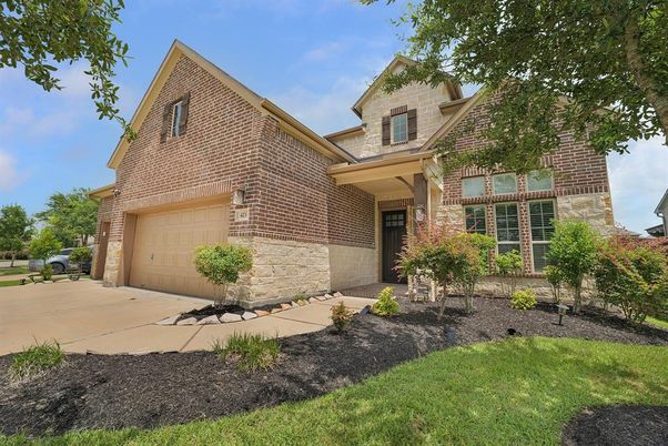 Attached, Exterior, Facade, Brick Facade, Brick Traditional
