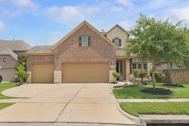 Attached, Exterior, Facade, Brick Facade, Brick Traditional