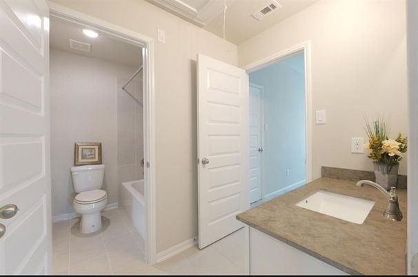 Bathroom, Interior, Recessed Lighting
