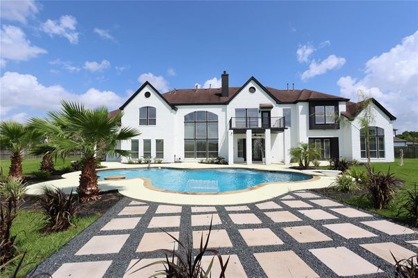 Backyard, Exterior, Pool