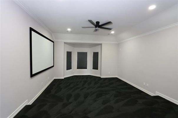 Empty room, Interior, Projection Screen, Recessed Lighting