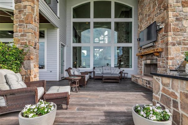 Exterior, Fireplace