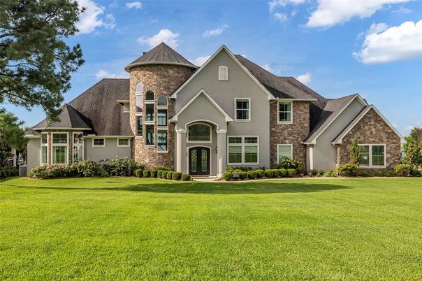 Backyard, Exterior, Facade, Brick Facade, French Provincial