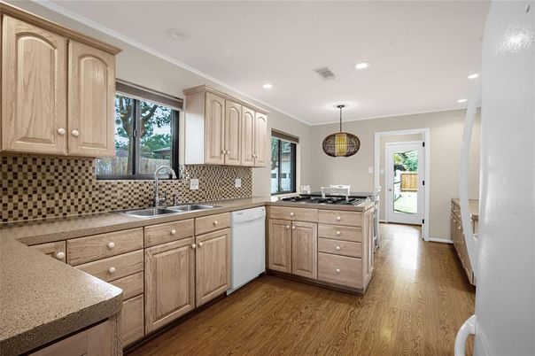Interior, Kitchen, Pendant Lights, Recessed Lighting, Wood Texture Flooring