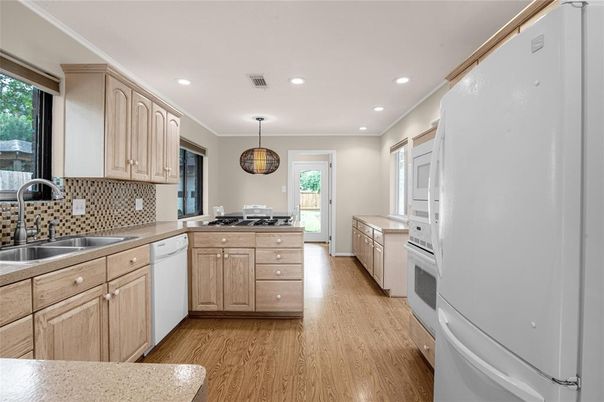 Interior, Kitchen, Pendant Lights, Recessed Lighting, Wood Texture Flooring