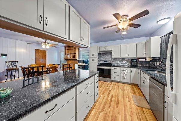 Dining room, Interior, Kitchen, Stainless Steel Appliances, Wood Texture Flooring