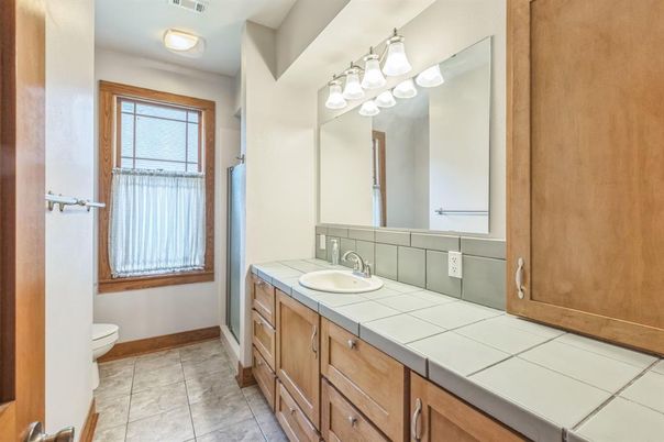 Bathroom, Interior, Tile Countertops