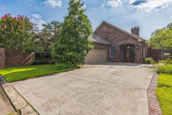 Attached, Exterior, Facade, Brick Facade, Tudor Revival