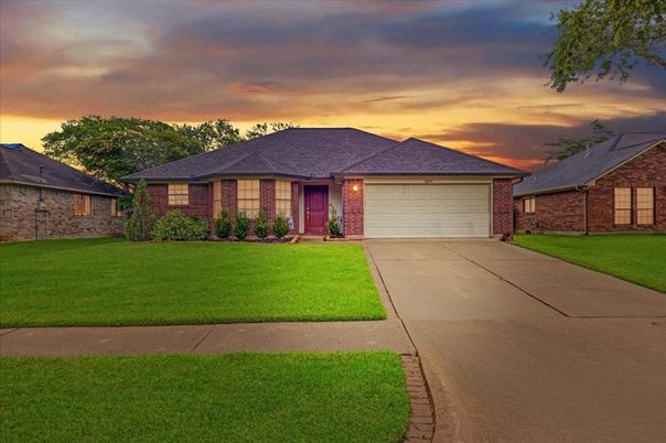 Attached, Exterior, Facade, Brick Facade, Ranch
