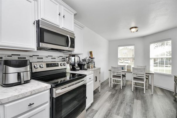 Dining room, Interior, Kitchen, Stainless Steel Appliances, Wood Texture Flooring
