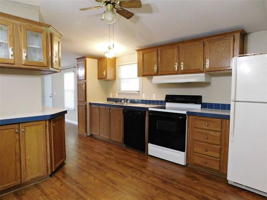 Interior, Kitchen, Pendant Lights, Wood Texture Flooring