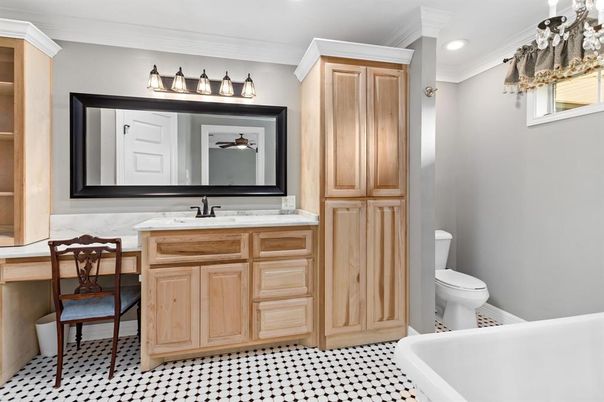 Bathroom, Interior, Recessed Lighting