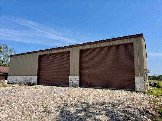 Detached Garage, Exterior