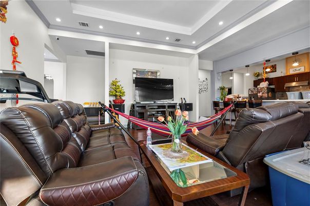 Interior, Living room, Pendant Lights, Recessed Lighting