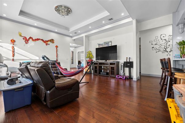 Interior, Living room, Recessed Lighting, Wood Texture Flooring