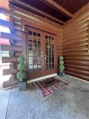 Exterior, Wooden Beams