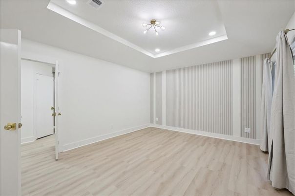 Empty room, Interior, Recessed Lighting, Wood Texture Flooring