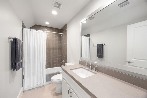 Bathroom, Interior, Recessed Lighting