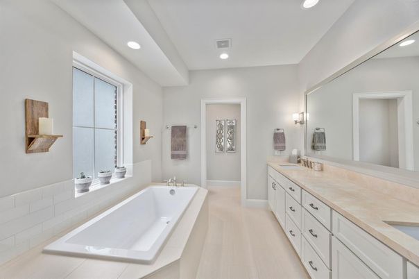 Bathroom, Dual Sink Vanities, Interior, Recessed Lighting