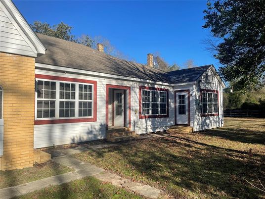 Backyard, Exterior, Facade, Cape Cod