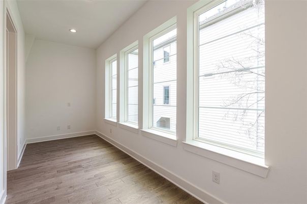 Empty room, Interior, Recessed Lighting, Wood Texture Flooring