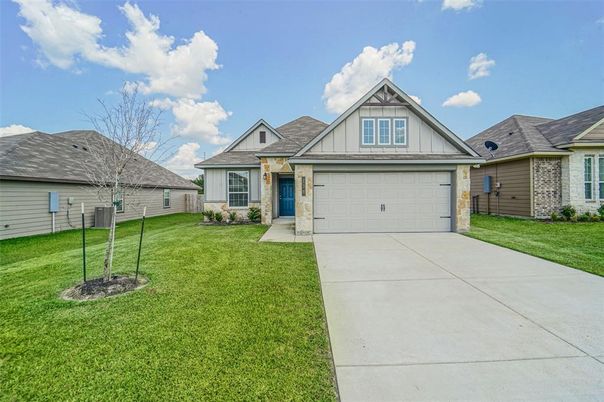 Attached, Backyard, Exterior, Facade, Ranch