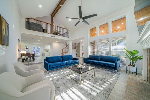 Dining room, Interior, Living room, Recessed Lighting, Wooden Beams, Wooden Ceilings