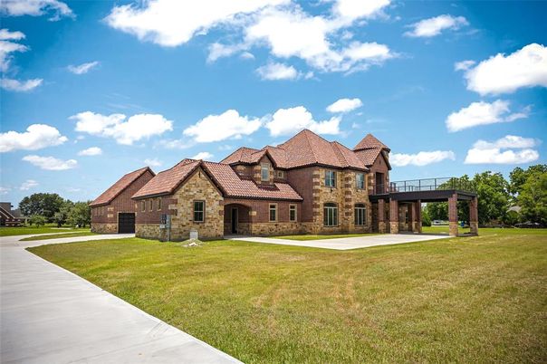 Backyard, Exterior, Facade, Brick Facade, French Provincial