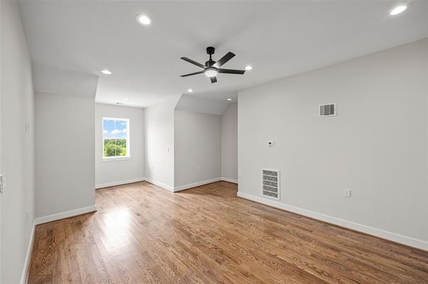 Empty room, Interior, Recessed Lighting, Wood Texture Flooring