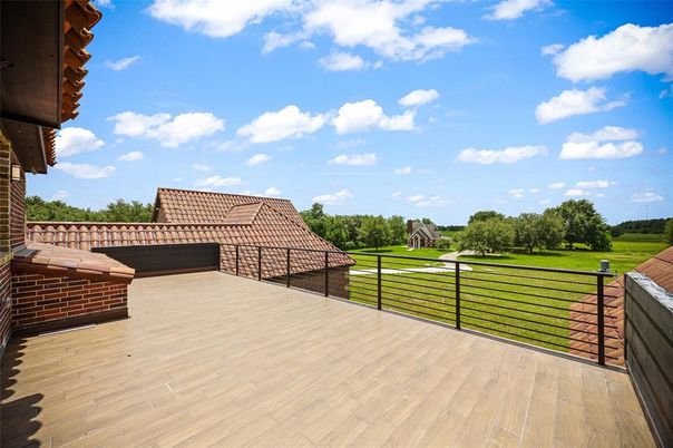 Exterior, Wood Texture Flooring
