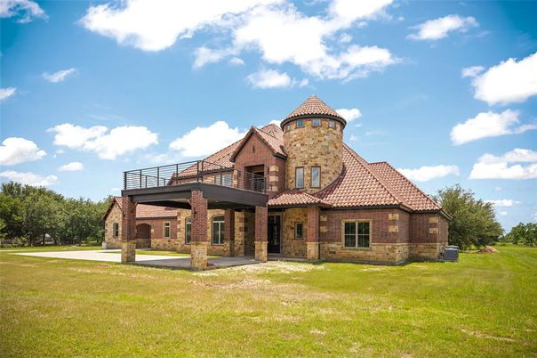 Backyard, Exterior, Facade, Brick Facade, Queen Anne Victorian