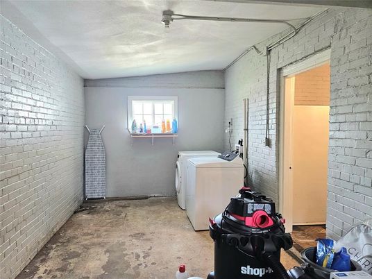 Interior, Stone Walls, Washer