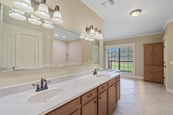 Bathroom, Dual Sink Vanities, Interior, Recessed Lighting