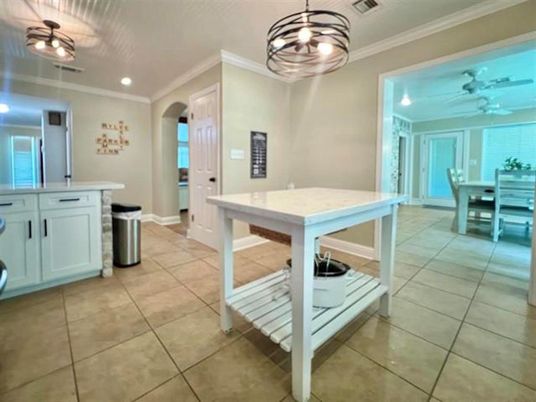 Dining room, Interior, Recessed Lighting