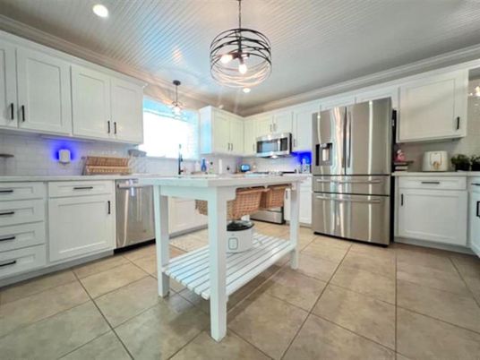 Interior, Kitchen, Pendant Lights, Recessed Lighting, Stainless Steel Appliances